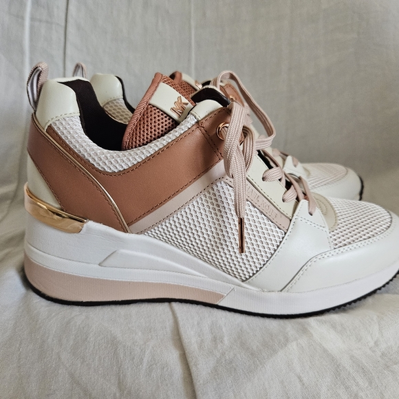 Michael Kors Soft Pink Georgie Trainer US 8.5M - Picture 5 of 8